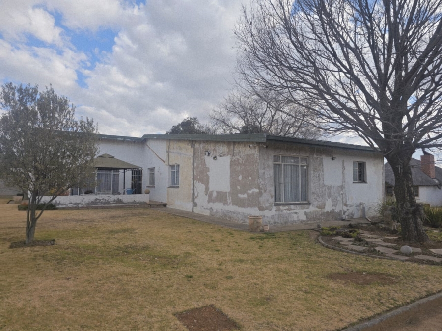 4 Bedroom Property for Sale in Ladybrand Free State